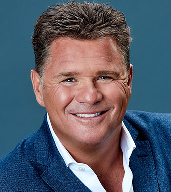 Wolter Kroes sluit de beurs af met mini concert